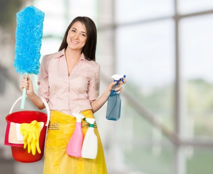 Airbnb cleaning team preparing a guest-ready flat in SW4